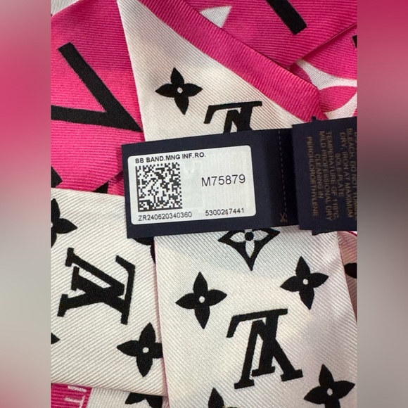 Louis Vuitton Monogram Infinity Bandeau BB - Picture 4 of 5